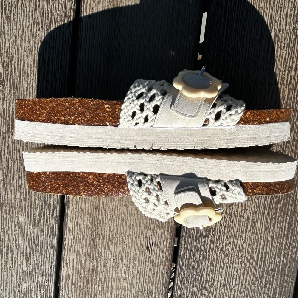 Rocket Dog Beige and Cream Woven Sandals 1 1/2” Platform Size 8 - Picture 6 of 9